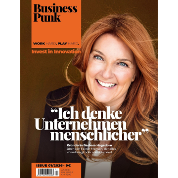 Porträt einer Frau mit langen, gewellten Haaren vor braunem Hintergrund und Texten zu Business Punk und einem Zitat über Unternehmen